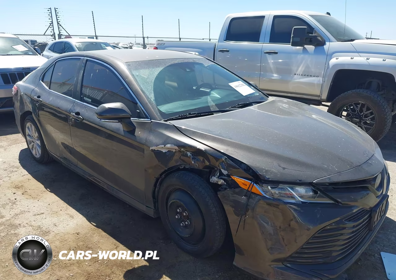 2018 Toyota Camry Le VIN:4T1B11HK2JU045724 - 6