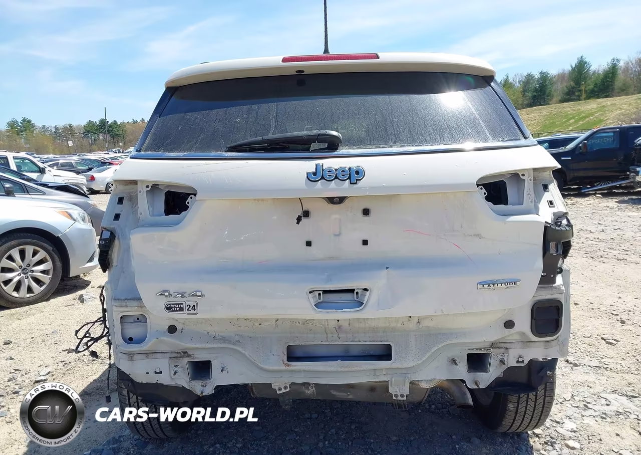 2019 Jeep Compass Latitude 4X4 VIN:3C4NJDBB1KT734404 - 17