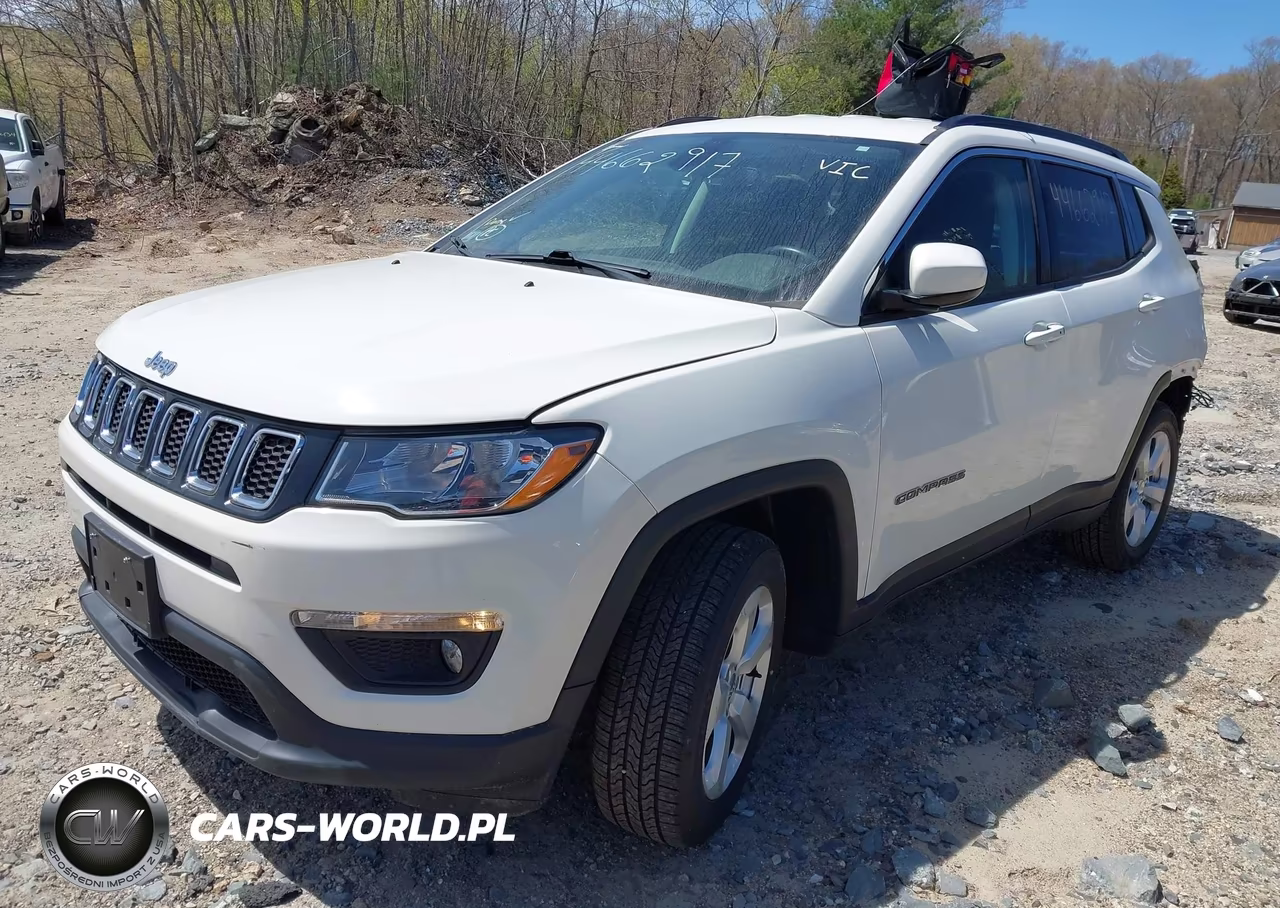 2019 Jeep Compass Latitude 4X4 VIN:3C4NJDBB1KT734404 - 2
