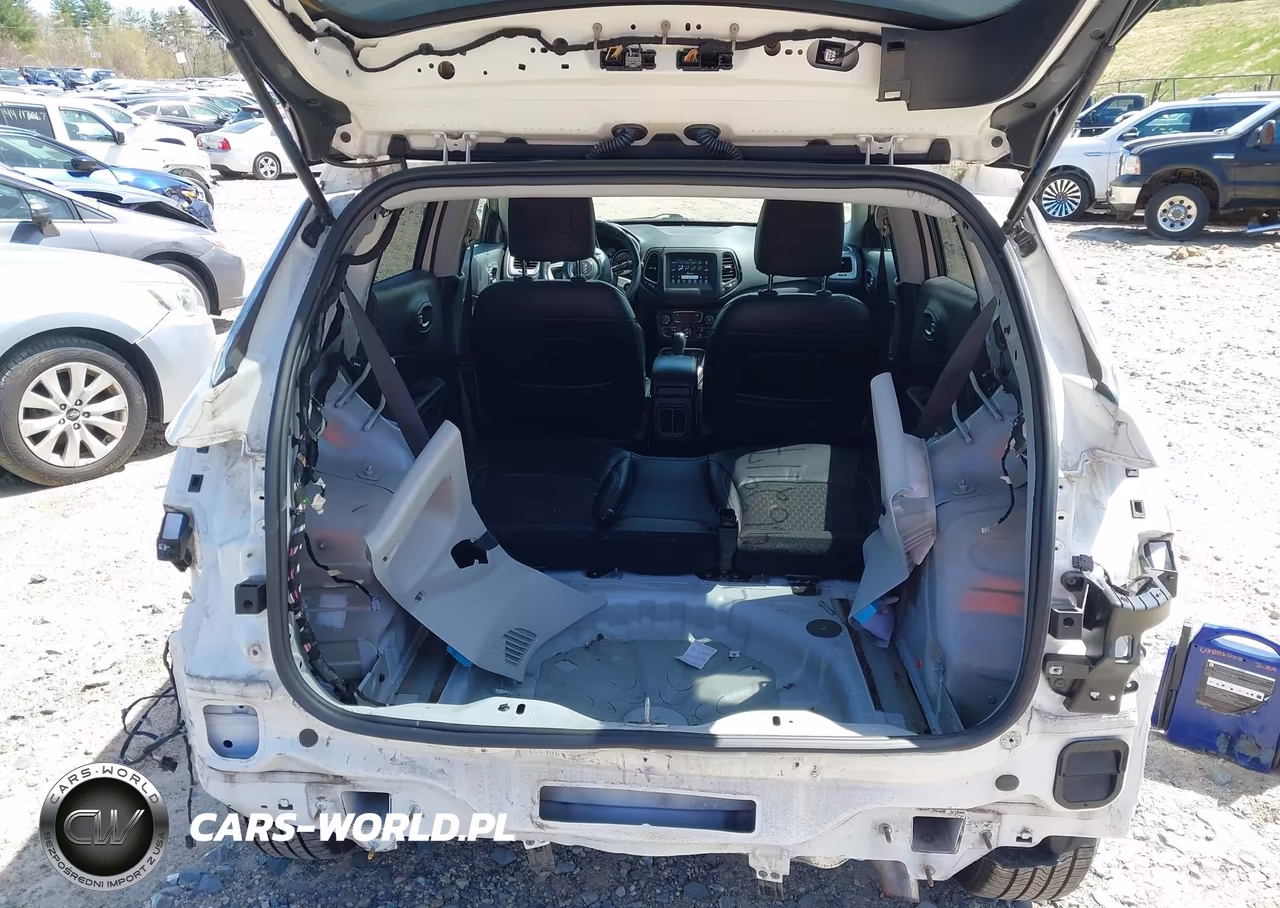 2019 Jeep Compass Latitude 4X4 VIN:3C4NJDBB1KT734404 - 6