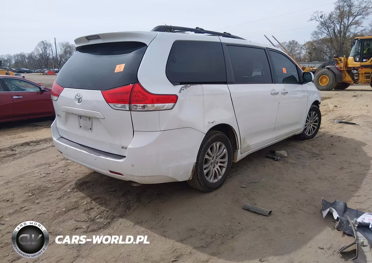 2014 Toyota Sienna Xle V6 8 Passenger VIN:5TDYK3DC7ES417803 - 4