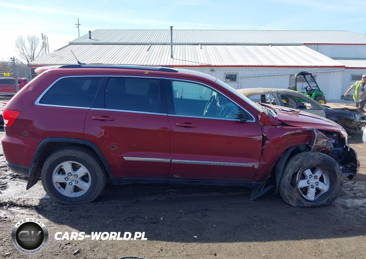 2013 Jeep Grand Cherokee Laredo VIN:1C4RJFAG5DC636257 - 13