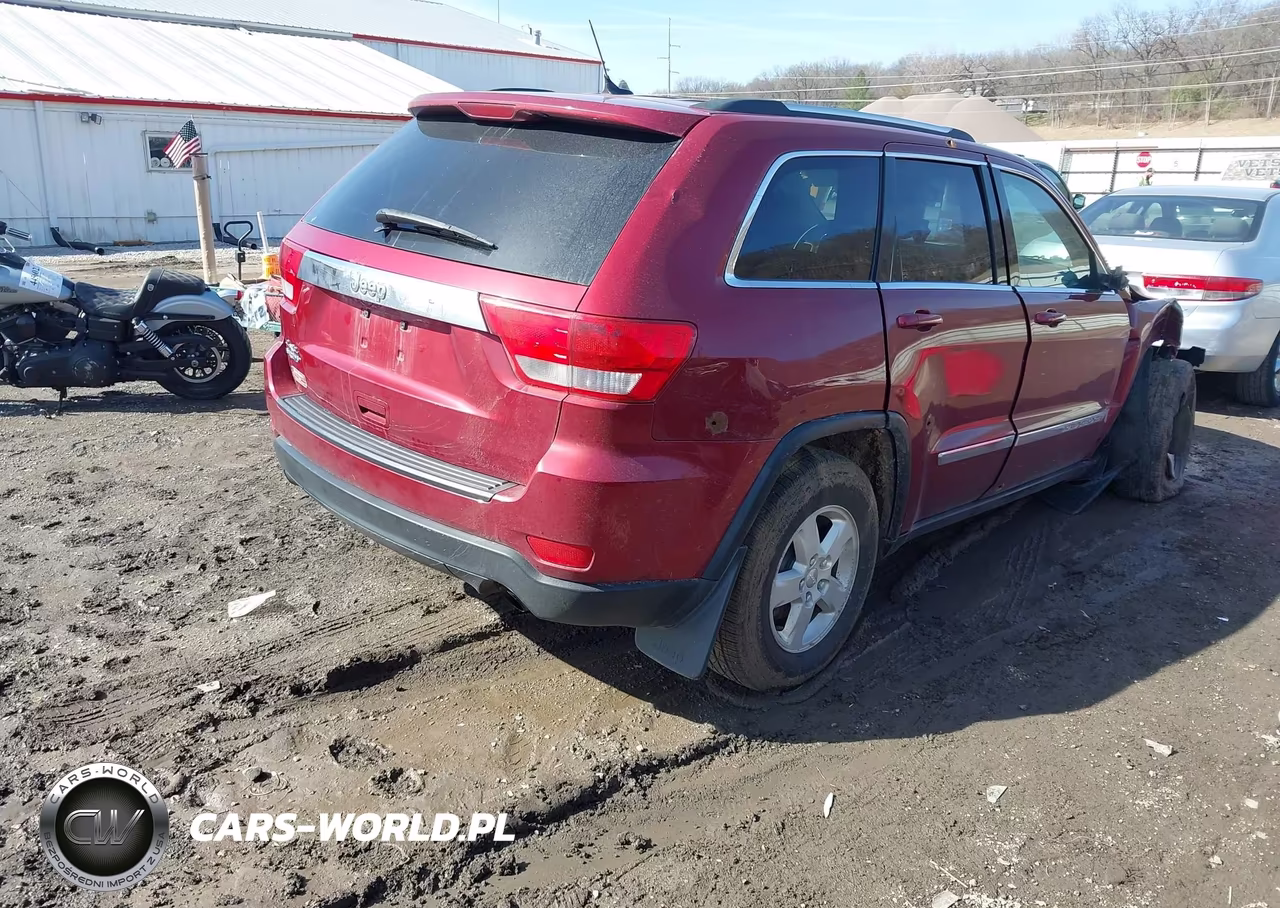2013 Jeep Grand Cherokee Laredo VIN:1C4RJFAG5DC636257 - 4