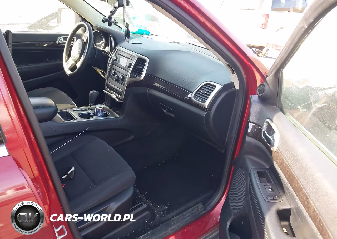 2013 Jeep Grand Cherokee Laredo VIN:1C4RJFAG5DC636257 - 5