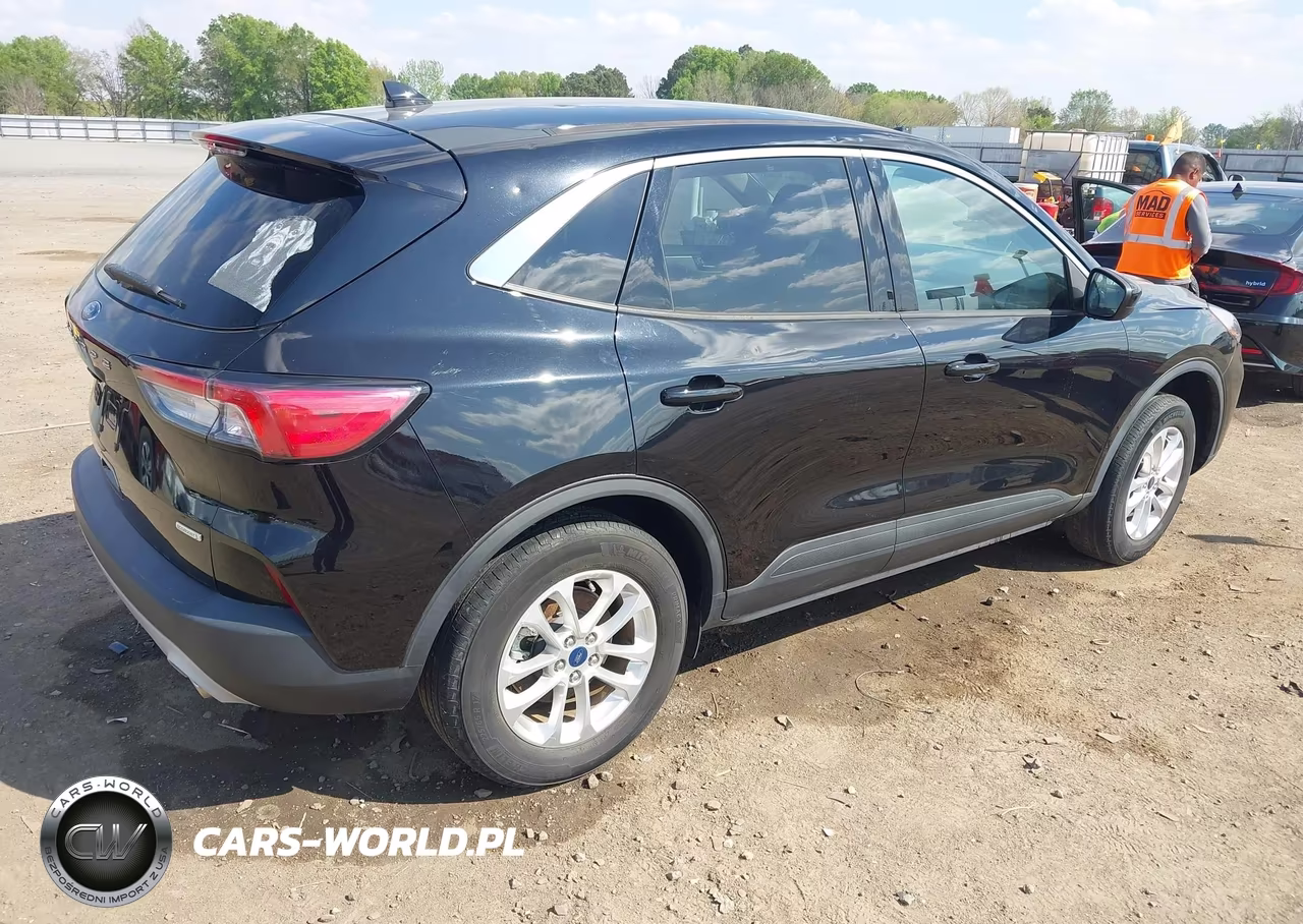 2020 Ford Escape Se VIN:1FMCU0G66LUA68551 - 4
