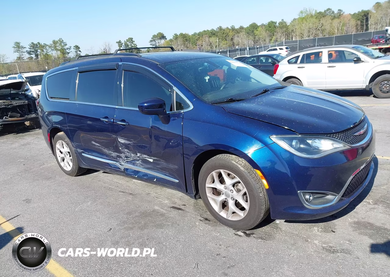 2017 Chrysler Pacifica Touring-L