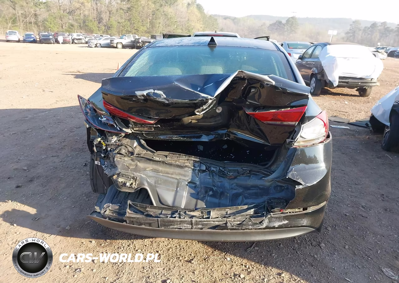 2018 Hyundai Elantra Value Edition VIN:5NPD84LF7JH400854 - 17