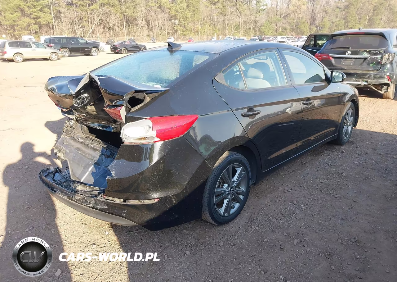 2018 Hyundai Elantra Value Edition VIN:5NPD84LF7JH400854 - 4