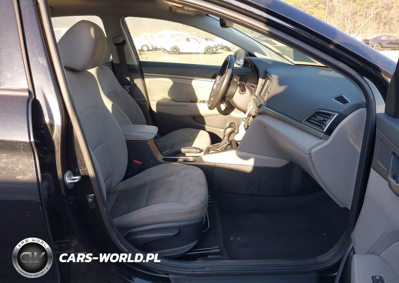 2018 Hyundai Elantra Value Edition VIN:5NPD84LF7JH400854 - 5