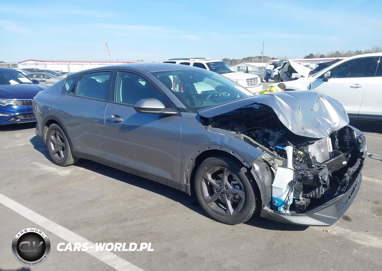 2025 Kia K4 Lxs – zdjęcie 1 z 16