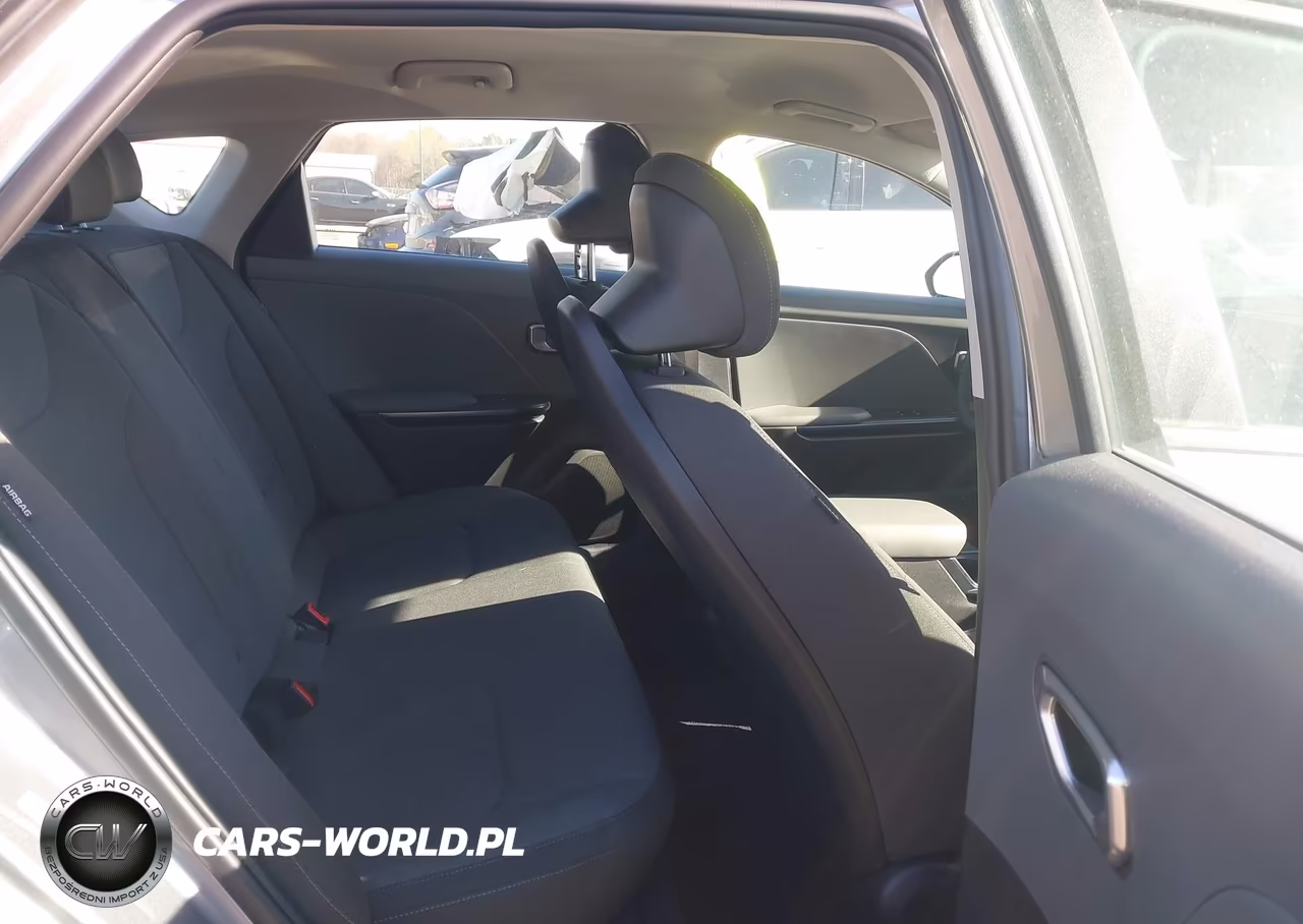2025 Kia K4 Lxs VIN:3KPFT4DE4SE139797 - 8