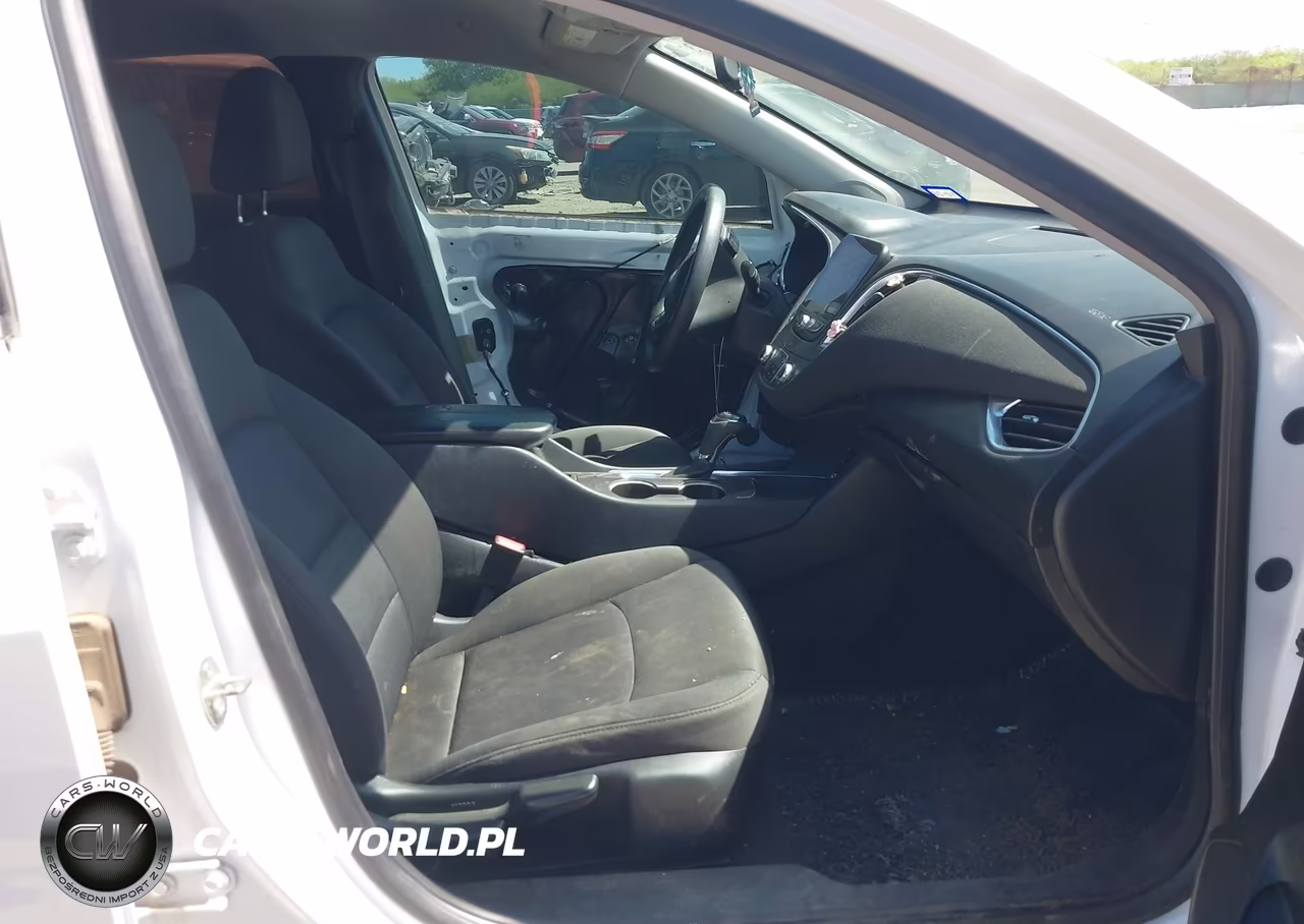 2019 Chevrolet Malibu Lt VIN:1G1ZD5ST2KF104708 - 5