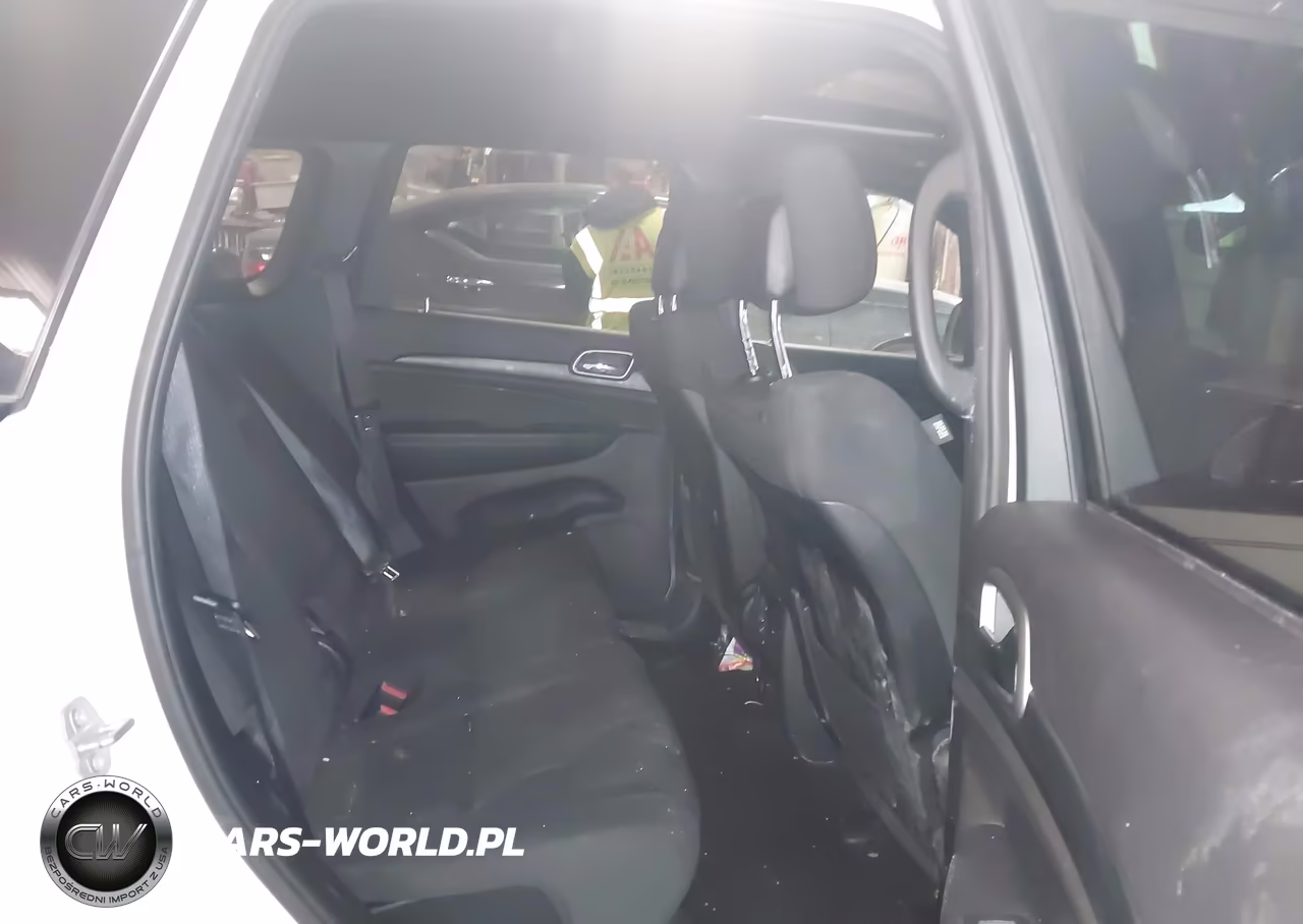 2019 Jeep Grand Cherokee Upland 4X4 VIN:1C4RJFAG8KC566265 - 8