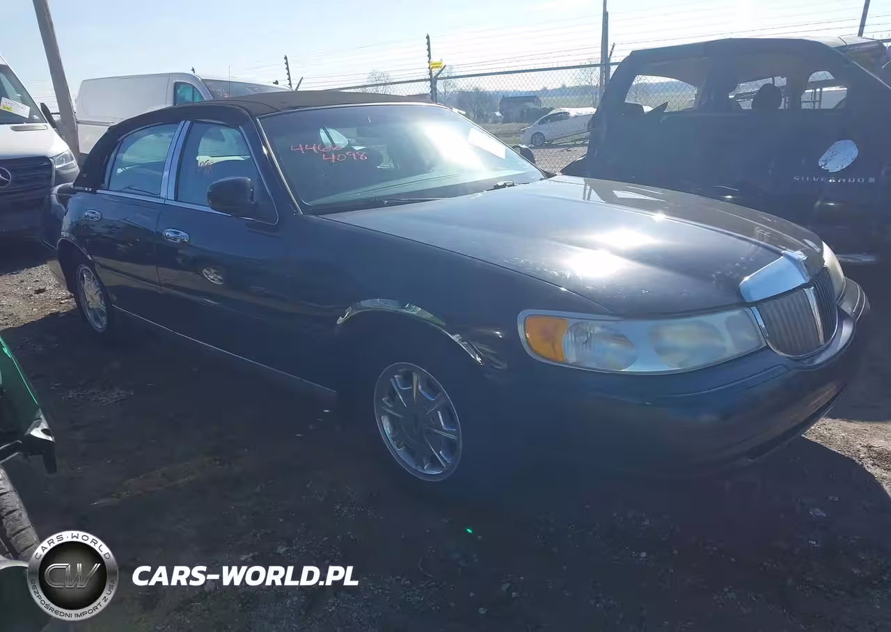 1998 Lincoln Town Car Signature