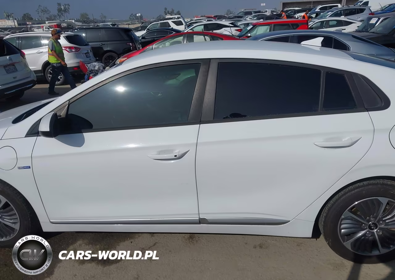 2020 Hyundai Ioniq Plug-In Hybrid Se VIN:KMHC65LD8LU204349 - 15