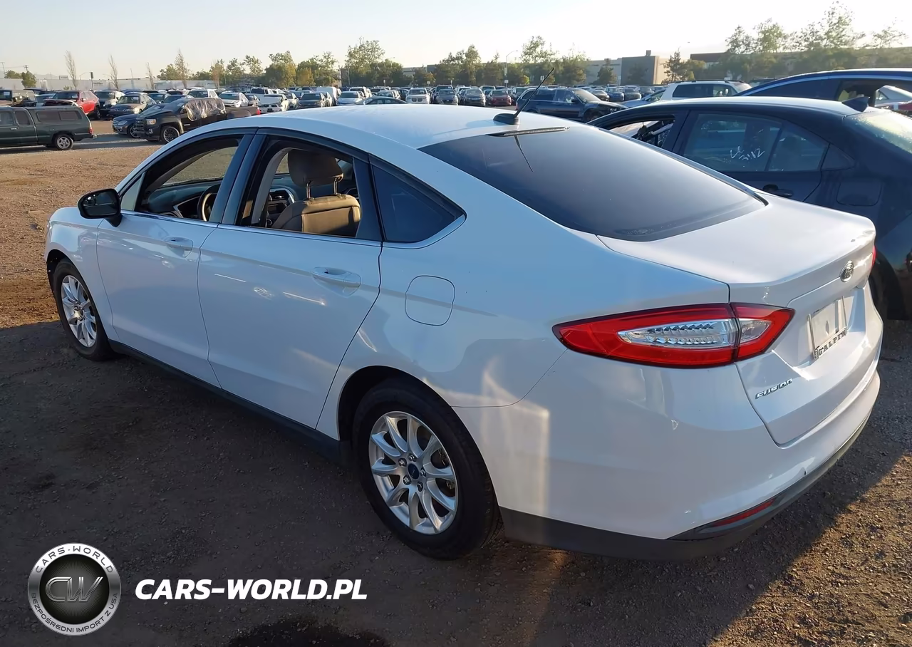 2015 Ford Fusion S VIN:3FA6P0G70FR306851 - 3