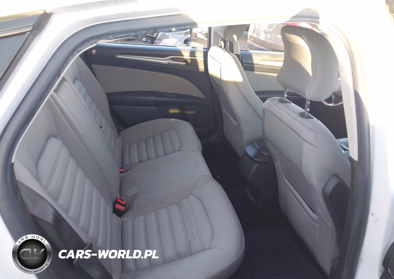 2015 Ford Fusion S VIN:3FA6P0G70FR306851 - 8