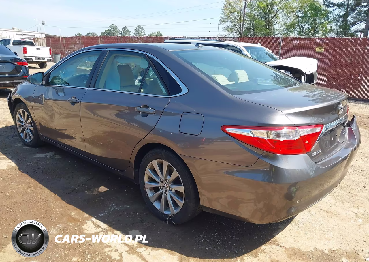 2015 Toyota Camry Xle VIN:4T4BF1FK7FR452830 - 3