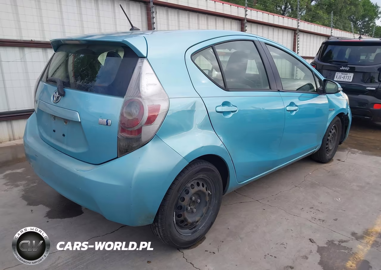 2014 Toyota Prius C One VIN:JTDKDTB36E1064163 - 4