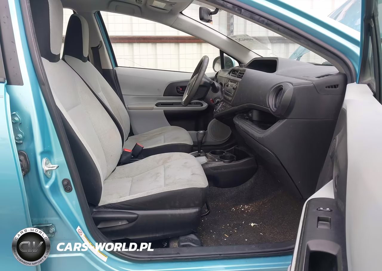 2014 Toyota Prius C One VIN:JTDKDTB36E1064163 - 5