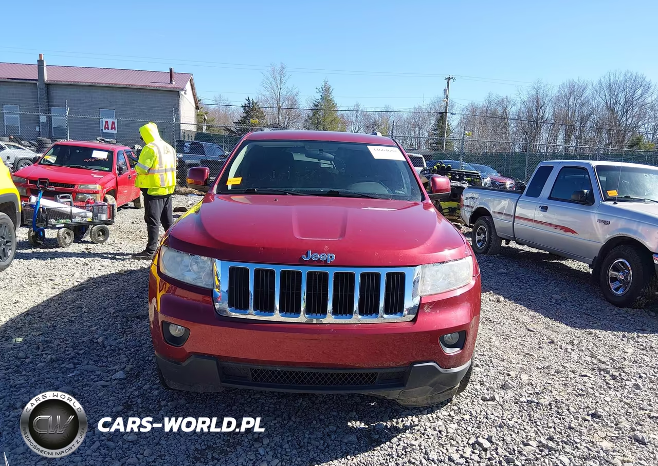 2013 Jeep Grand Cherokee Laredo VIN:1C4RJFAG2DC518697 - 12