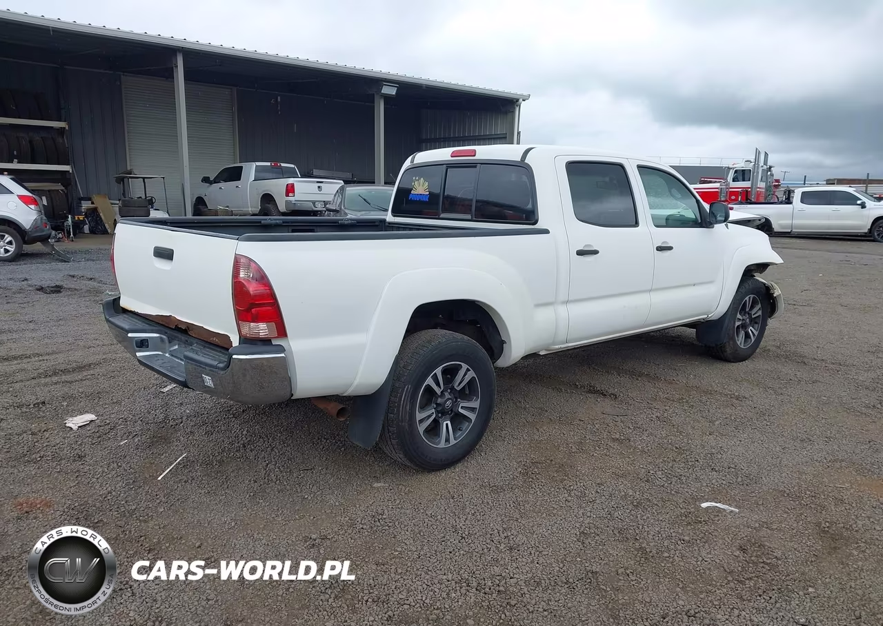 2005 Toyota Tacoma Prerunner V6 VIN:5TEKU72N25Z022555 - 4