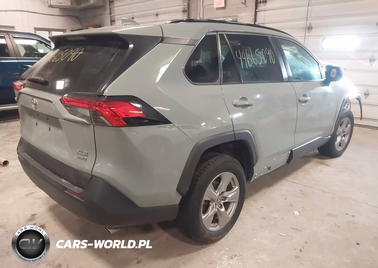2023 Toyota Rav4 Xle VIN:2T3P1RFVXPW353631 - 4
