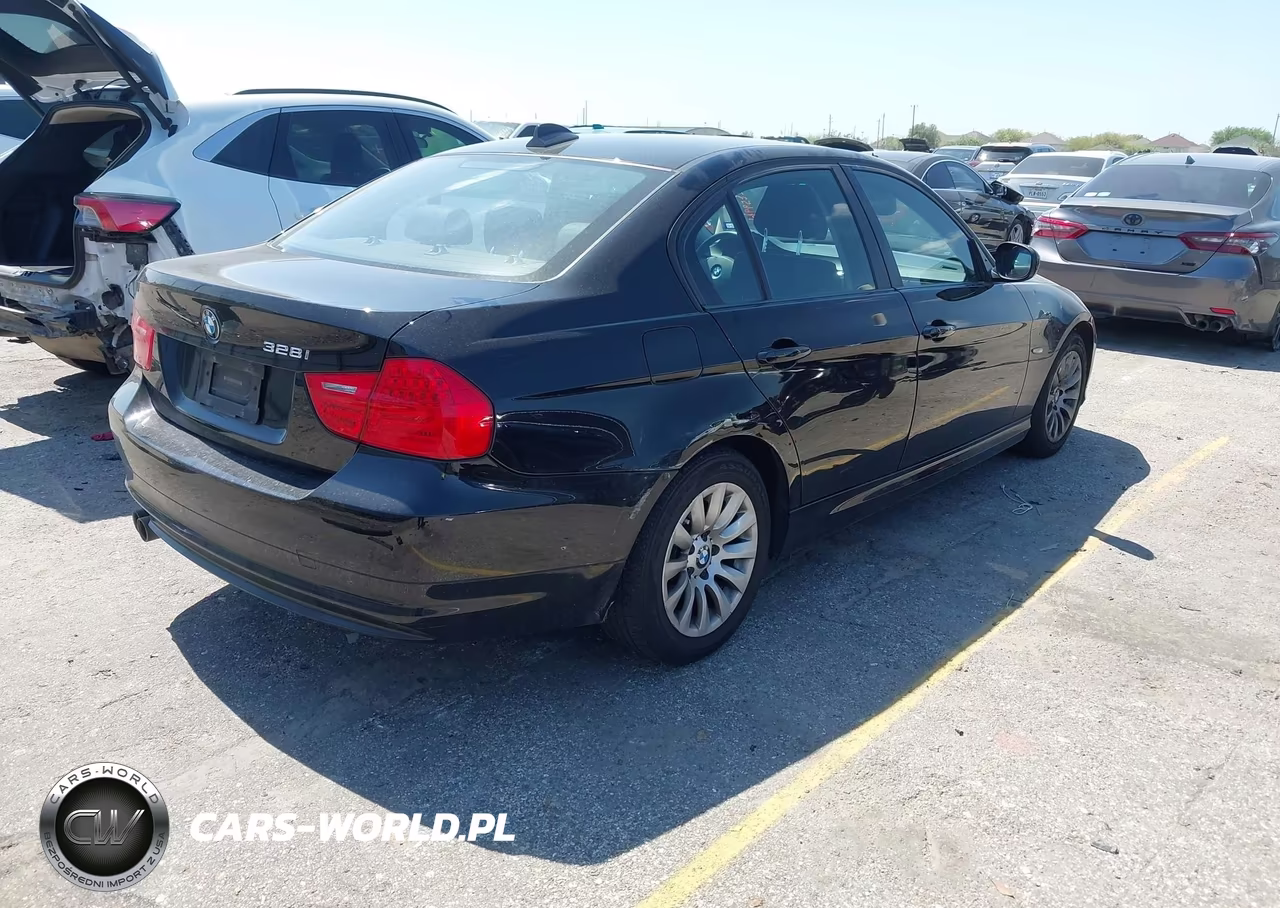 2009 BMW 328I VIN:WBAPH57579NM33964 - 4
