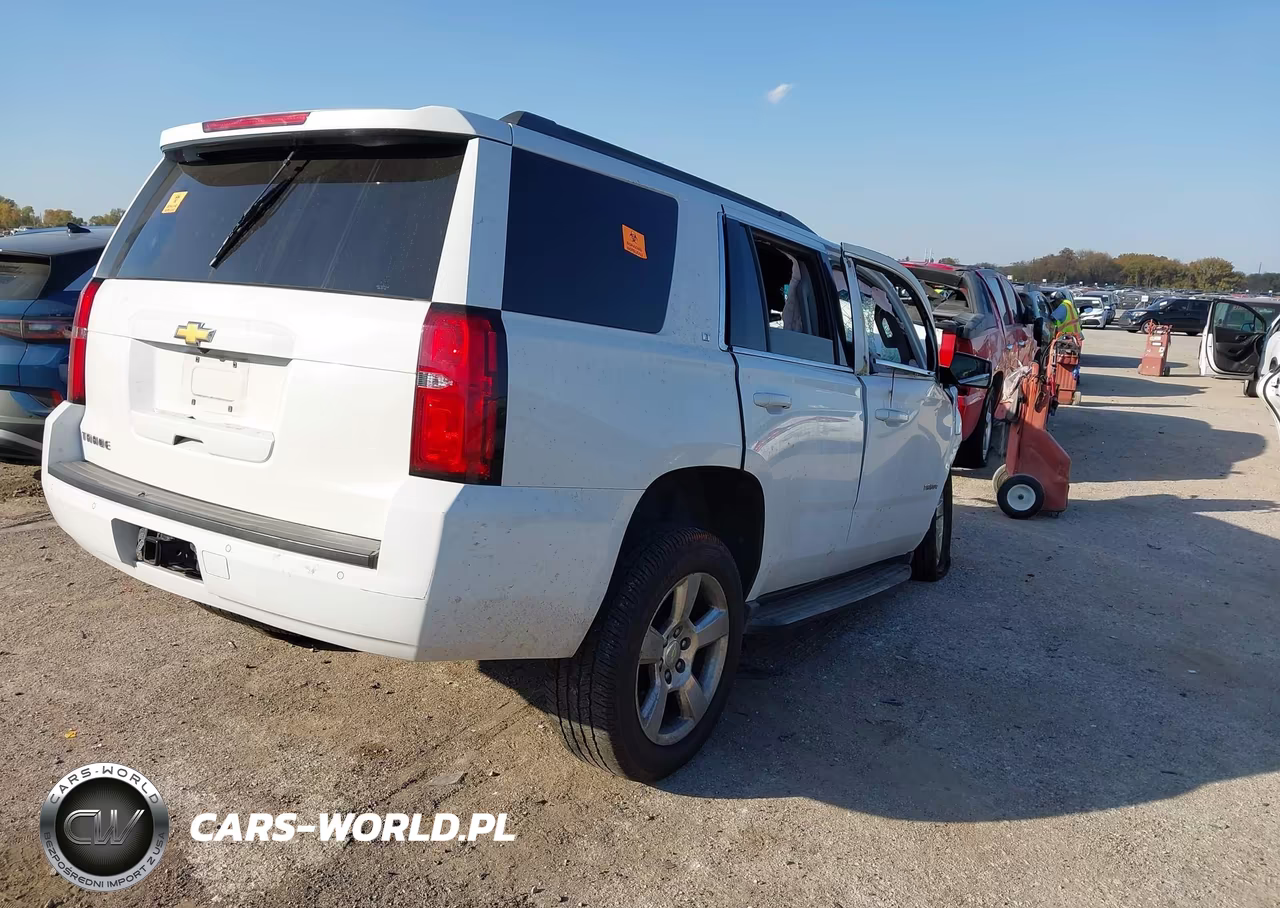 2015 Chevrolet Tahoe Lt VIN:1GNSCBKC2FR680367 - 4