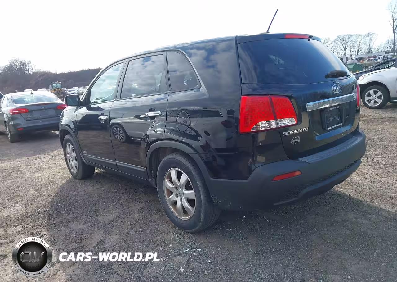 2013 Kia Sorento Lx VIN:5XYKTDA62DG417999 - 3