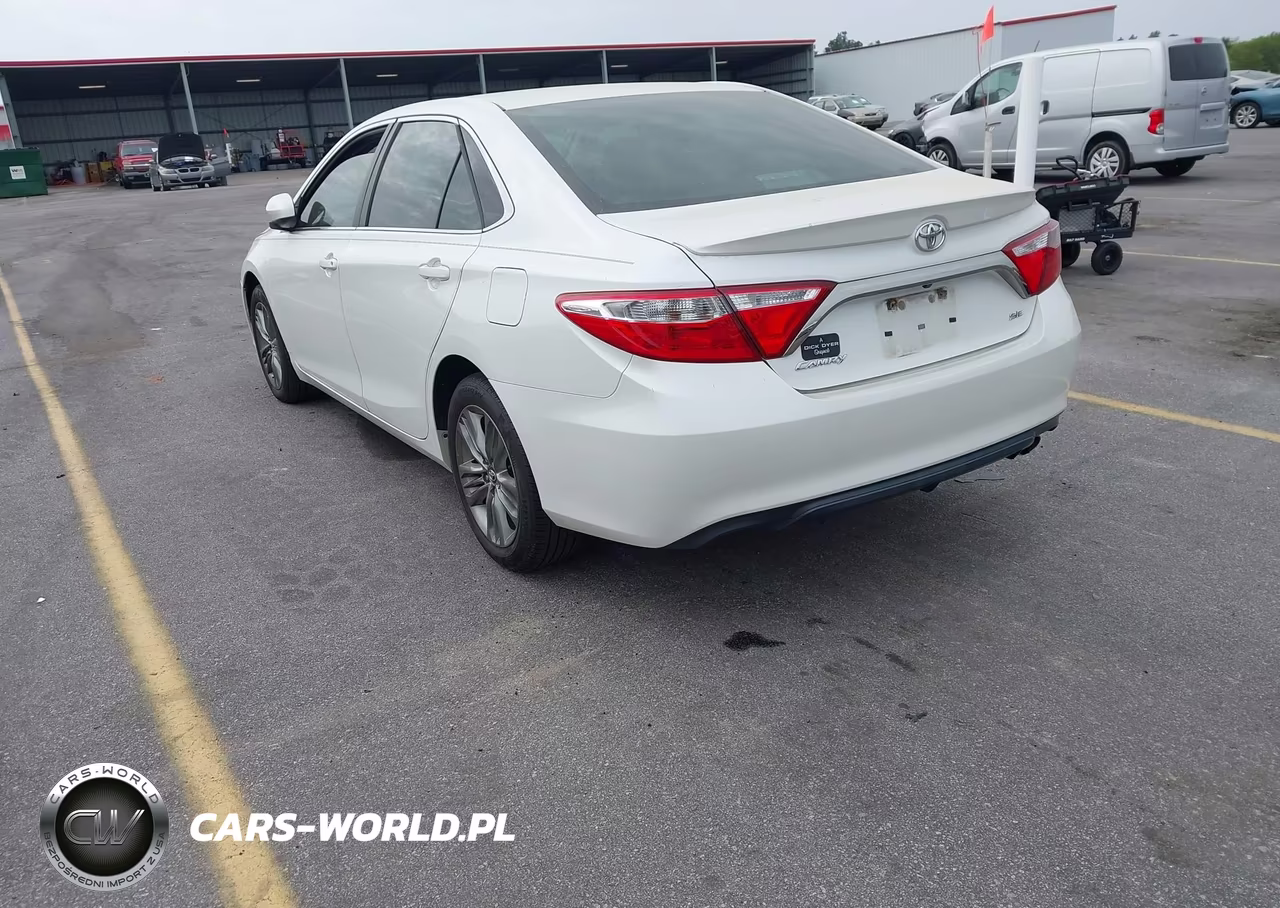 2016 Toyota Camry Se VIN:4T1BF1FK9GU232441 - 3