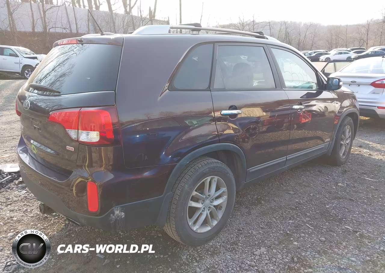 2014 Kia Sorento Lx V6 VIN:5XYKTDA76EG459781 - 4