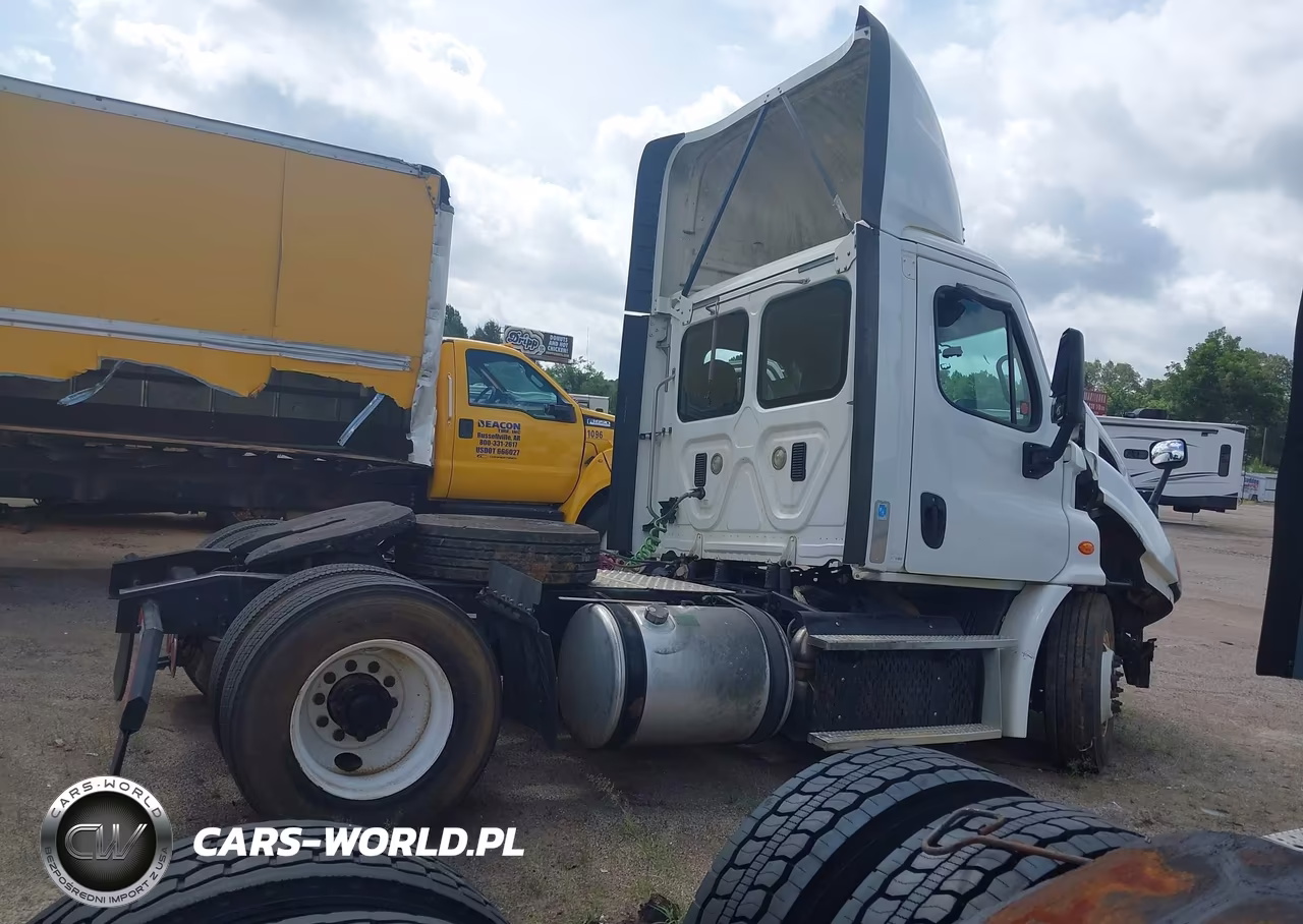 2015 Freightliner Cascadia 113 VIN:1FUBGAD43FLGD9804 - 17