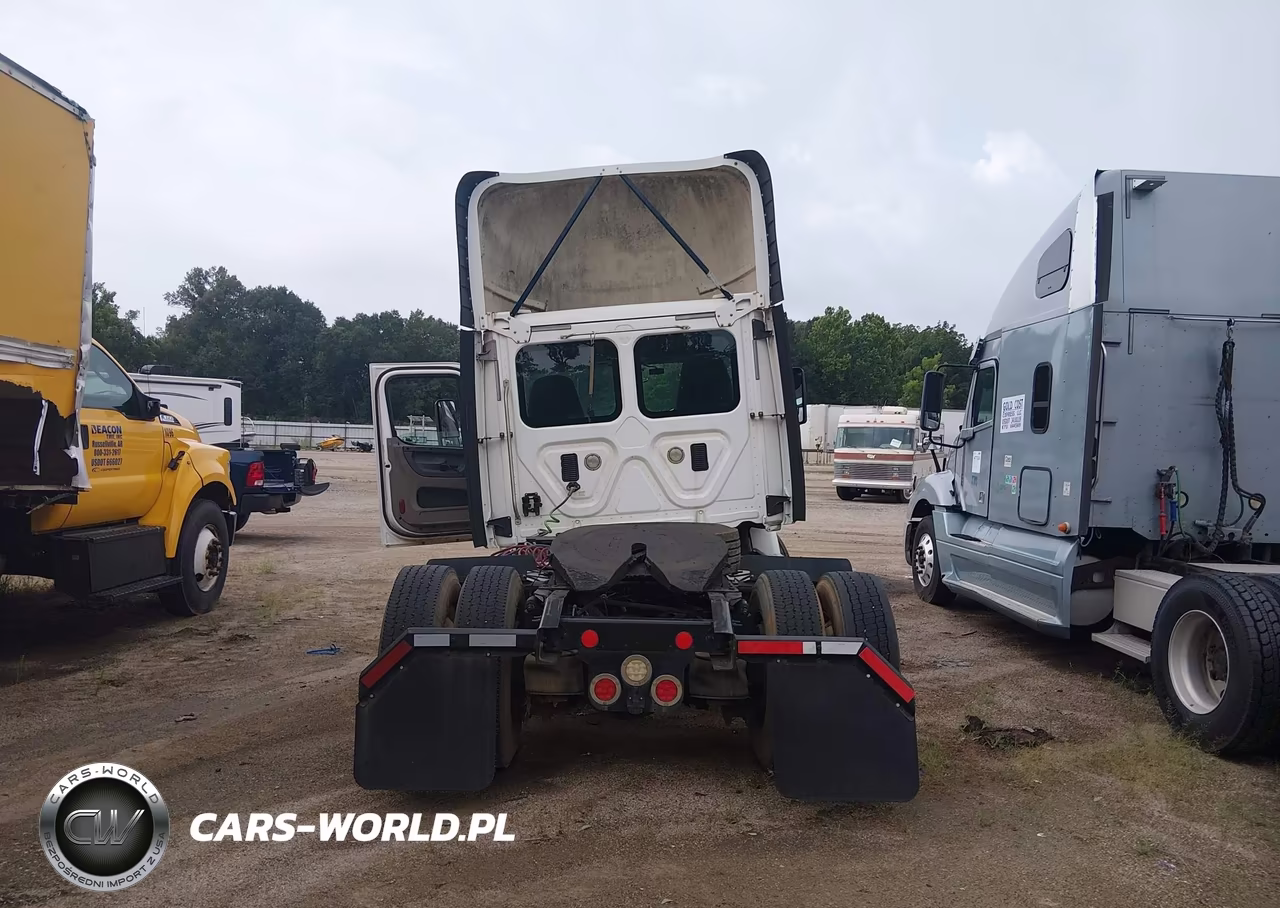 2015 Freightliner Cascadia 113 VIN:1FUBGAD43FLGD9804 - 20