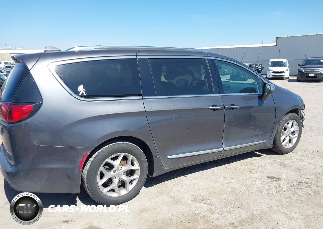 2020 Chrysler Pacifica Limited VIN:2C4RC1GGXLR277076 - 14