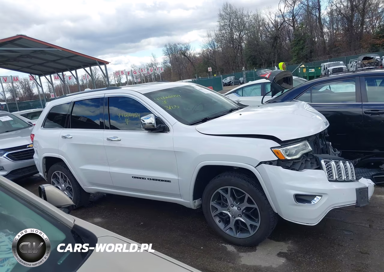 2020 Jeep Grand Cherokee Overland 4X4 VIN:1C4RJFCGXLC150328 - 14