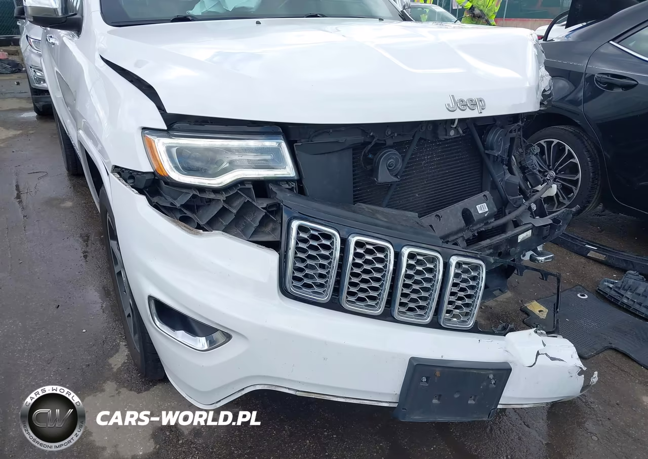 2020 Jeep Grand Cherokee Overland 4X4 VIN:1C4RJFCGXLC150328 - 18