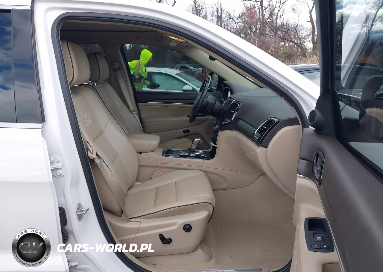 2020 Jeep Grand Cherokee Overland 4X4 VIN:1C4RJFCGXLC150328 - 5
