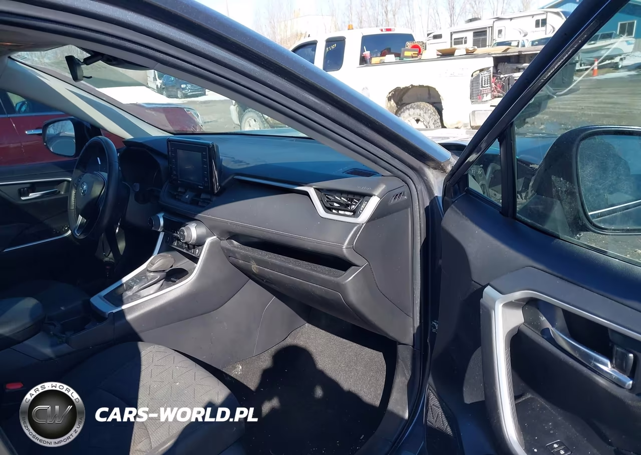 2020 Toyota Rav4 Xle VIN:2T3P1RFV3LW104615 - 5