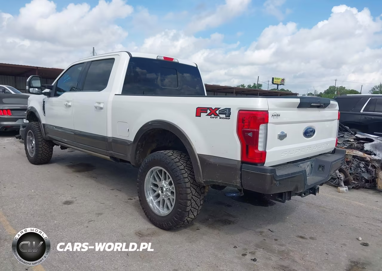 2017 Ford F-250 King Ranch-Lariat-Platinum-Xl-Xlt VIN:1FT7W2BT8HEB47309 - 3