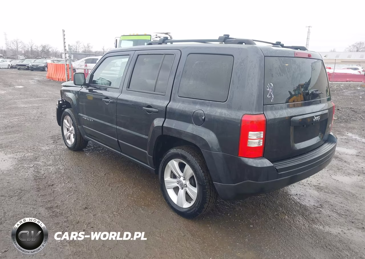 2015 Jeep Patriot Latitude VIN:1C4NJPFB9FD350619 - 3