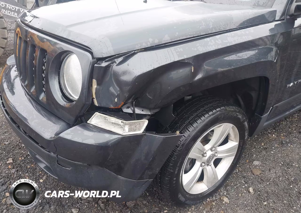 2015 Jeep Patriot Latitude VIN:1C4NJPFB9FD350619 - 6