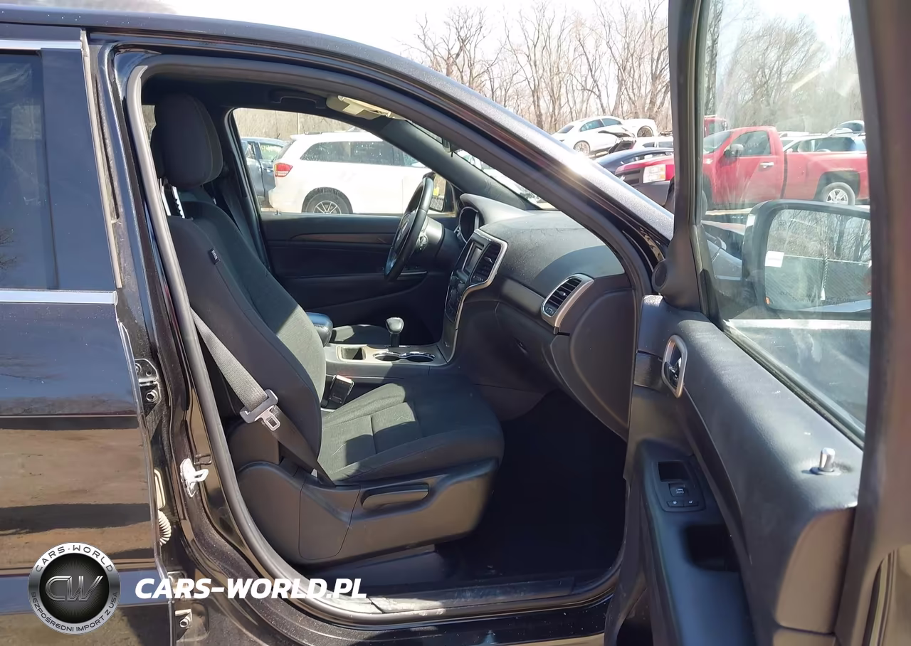 2014 Jeep Grand Cherokee Laredo VIN:1C4RJFAG3EC205014 - 5