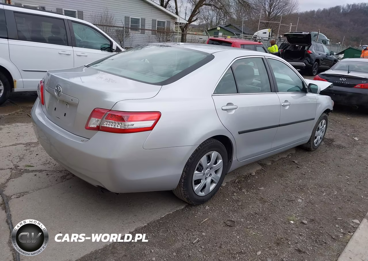 2011 Toyota Camry VIN:4T1BF3EK8BU652763 - 4