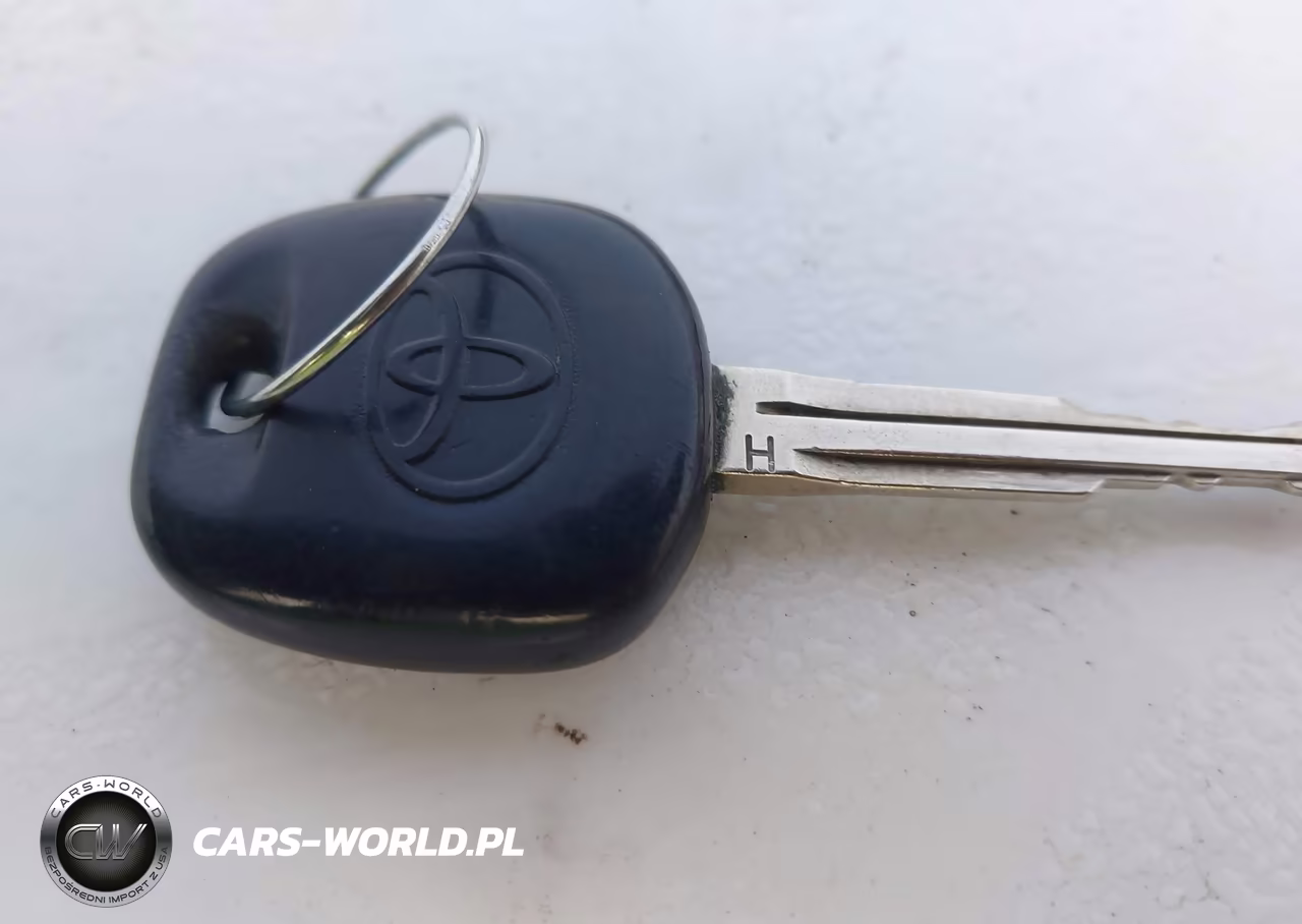 2018 Toyota Corolla L VIN:2T1BURHE4JC056922 - 11