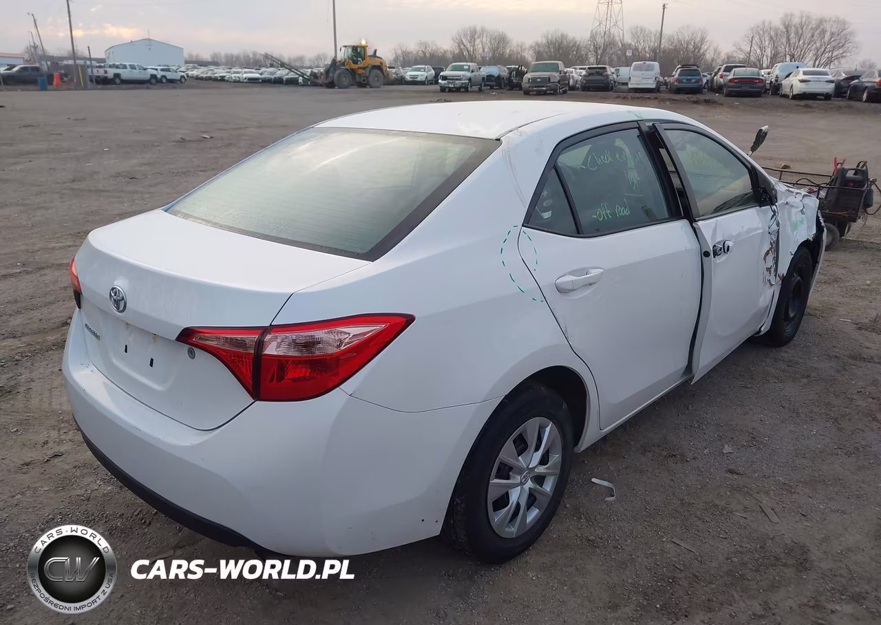 2018 Toyota Corolla L VIN:2T1BURHE4JC056922 - 4