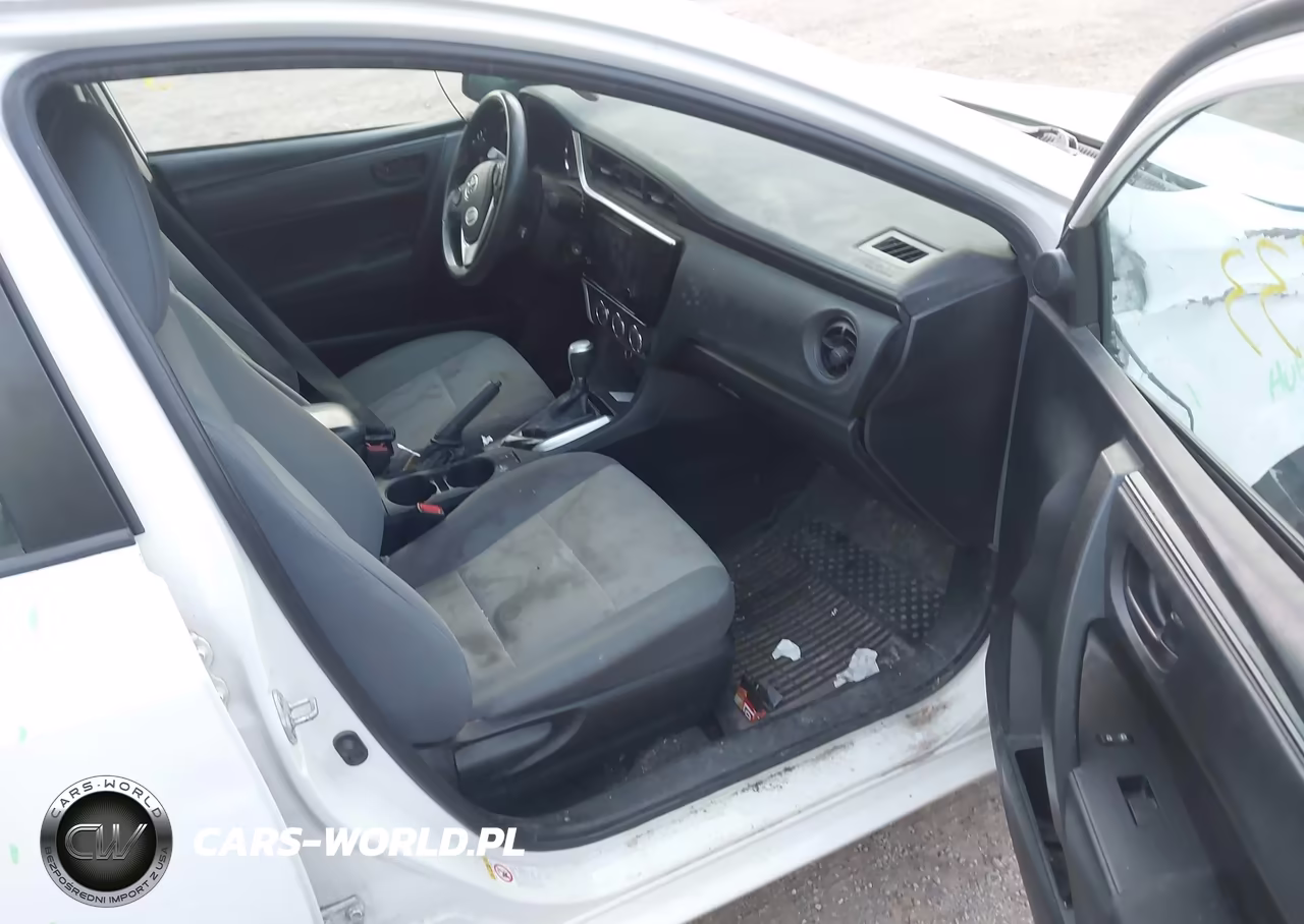 2018 Toyota Corolla L VIN:2T1BURHE4JC056922 - 5