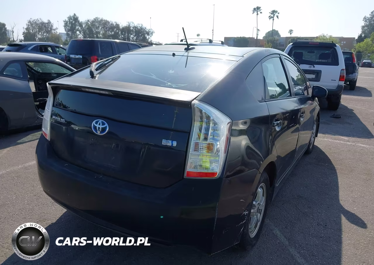 2011 Toyota Prius Three VIN:JTDKN3DU7B1388253 - 4