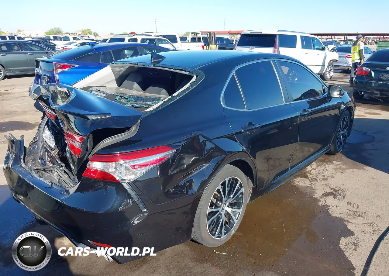 2019 Toyota Camry Se VIN:4T1B11HK8KU745300 - 4