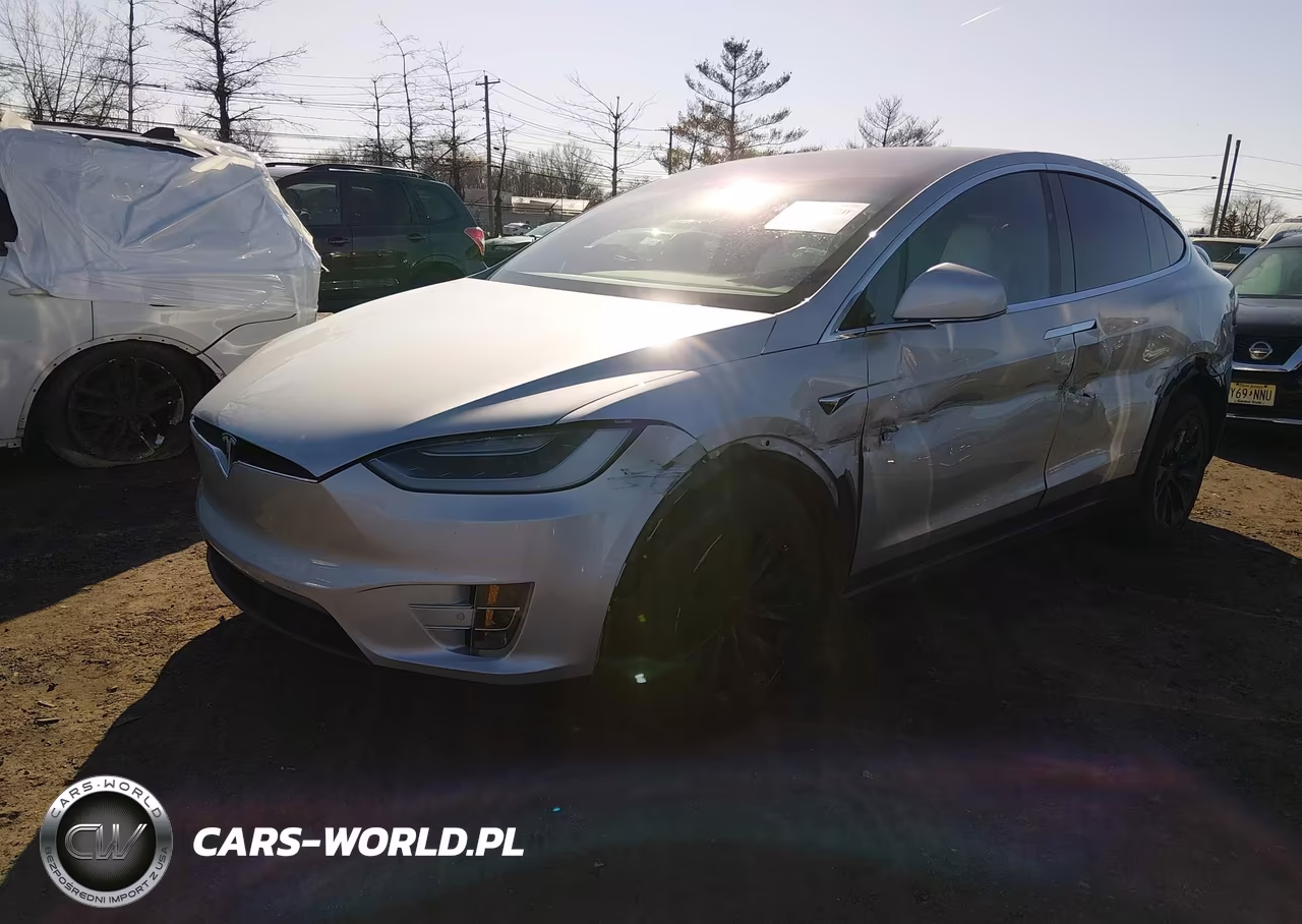 2017 Tesla Model X 100D-75D-90D VIN:5YJXCAE21HF075079 - 2